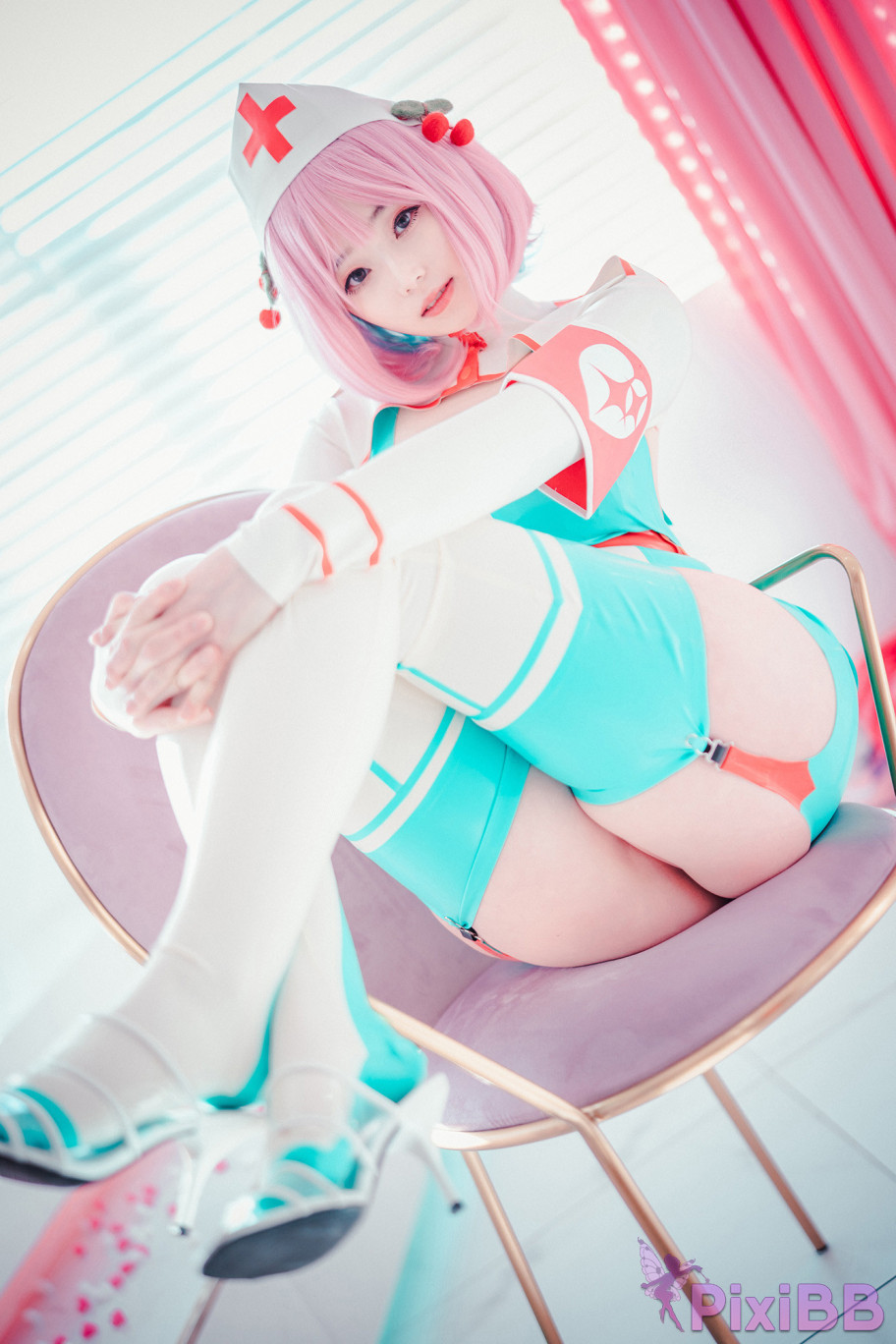 DJAWA Photo Bambi Cling To Latex PixiBB.COM 021