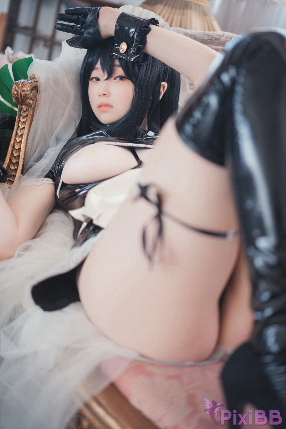 DJAWA Photo Bambi Femme de Chambre en Latex PixiBB.COM 032