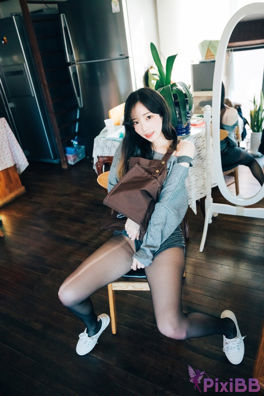 Loozy Bambi Cafe Alba PixiBB.COM 043