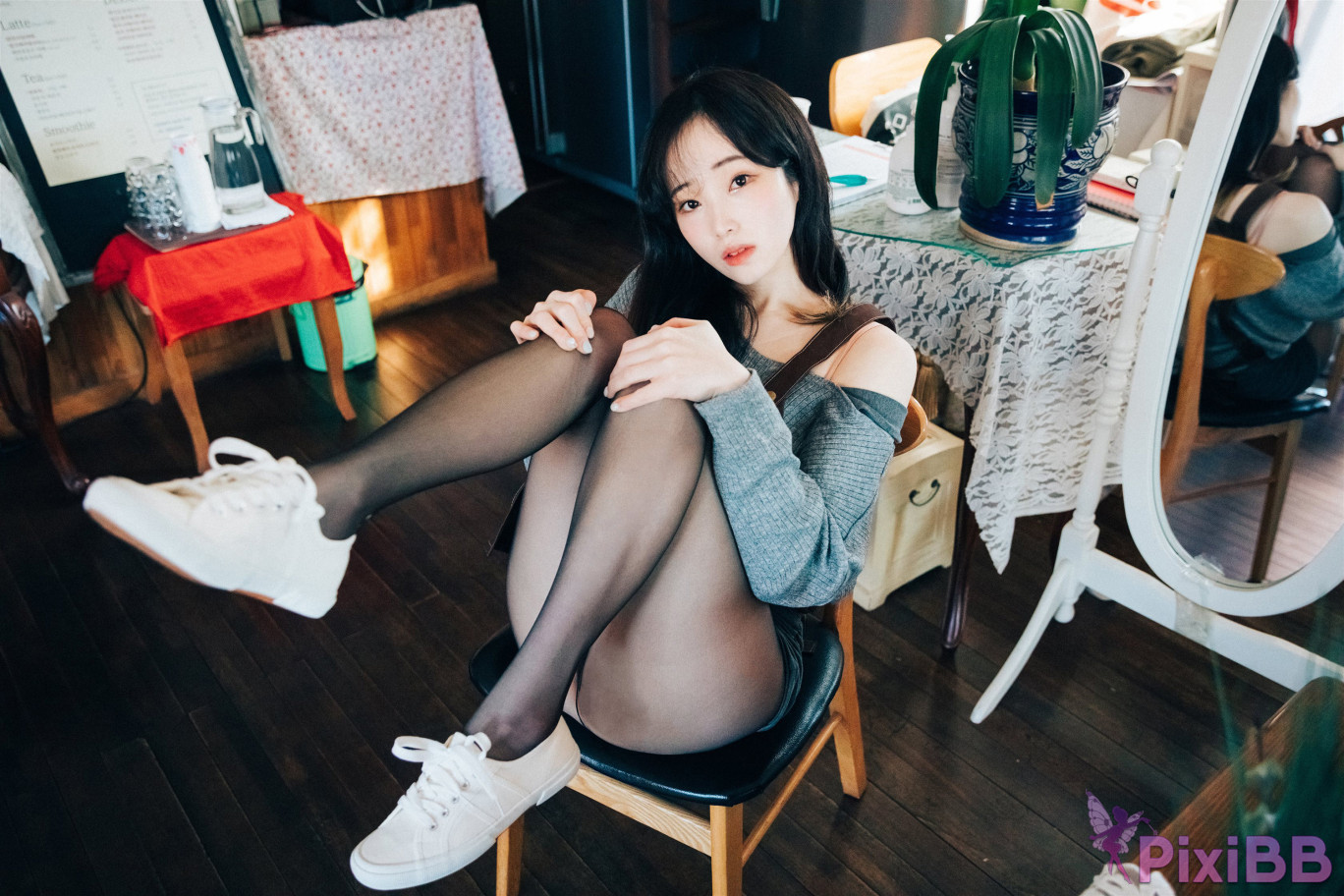 Loozy Bambi Cafe Alba PixiBB.COM 044