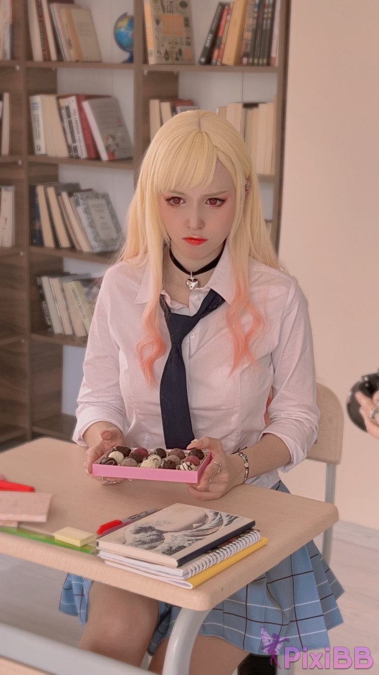 Shirogane sama Marin Kitagawa Set 2 Sono Bisque Doll wa Koi wo Suru PixiBB.COM 043