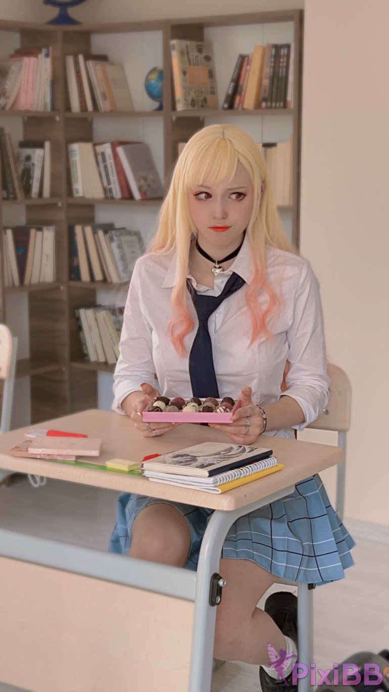 Shirogane sama Marin Kitagawa Set 2 Sono Bisque Doll wa Koi wo Suru PixiBB.COM 045