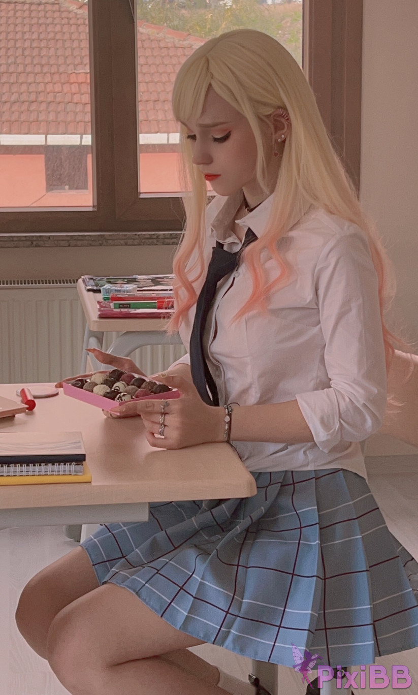 Shirogane sama Marin Kitagawa Set 2 Sono Bisque Doll wa Koi wo Suru PixiBB.COM 048